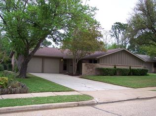 1017 Gloucester St S, Irving, TX 75062