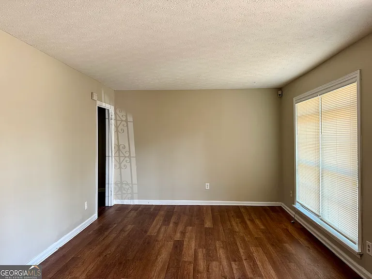 2913 Horse Shoe Dr — Photo 2
