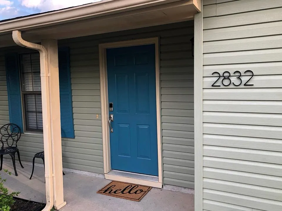 2832 Villa Woods Cir