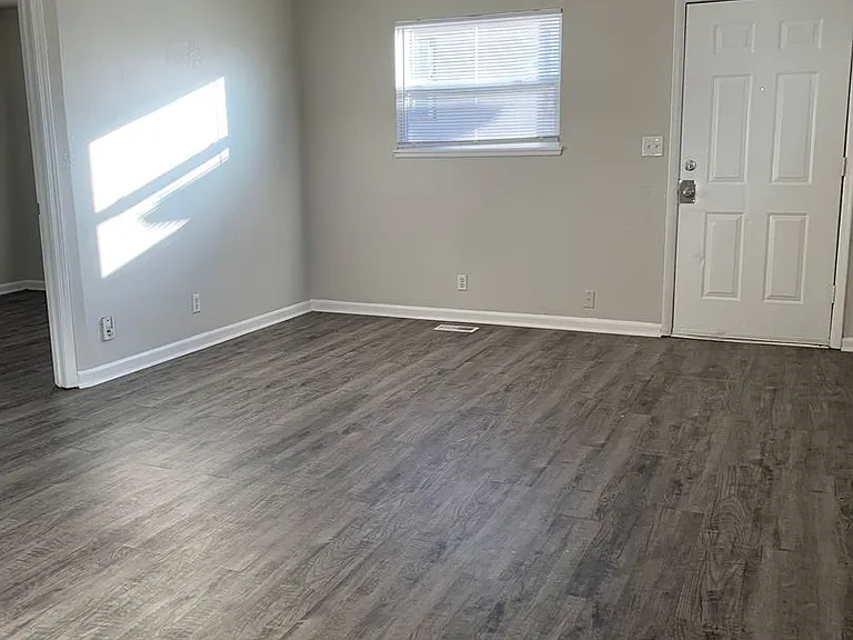 2715 W 42nd Ave — Photo 3