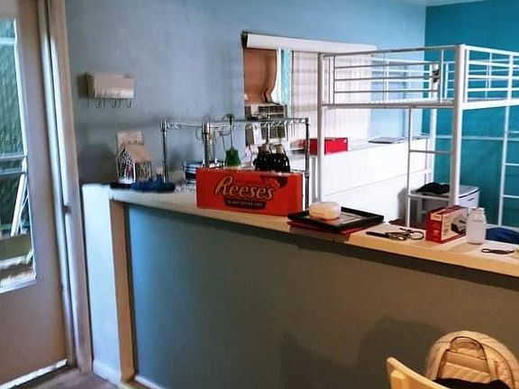 4th image of 17 Orchard Ave #17