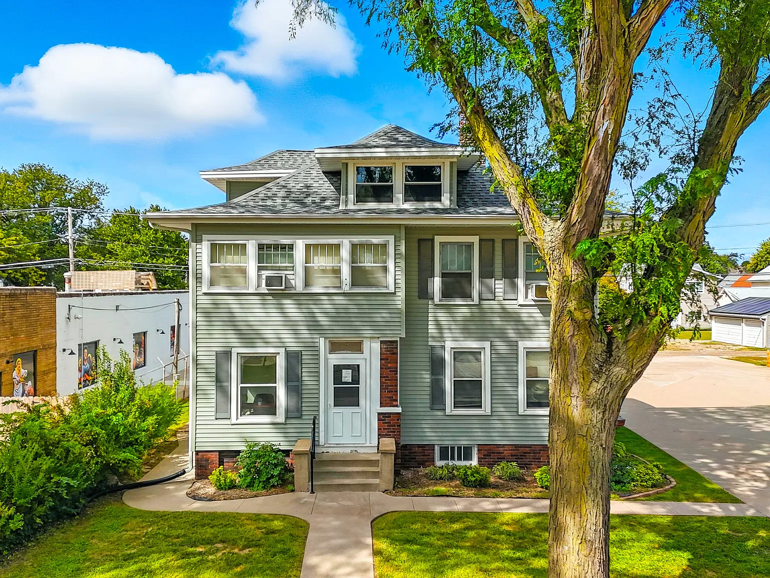 1208 Ellis Boulevard NW — Photo 1