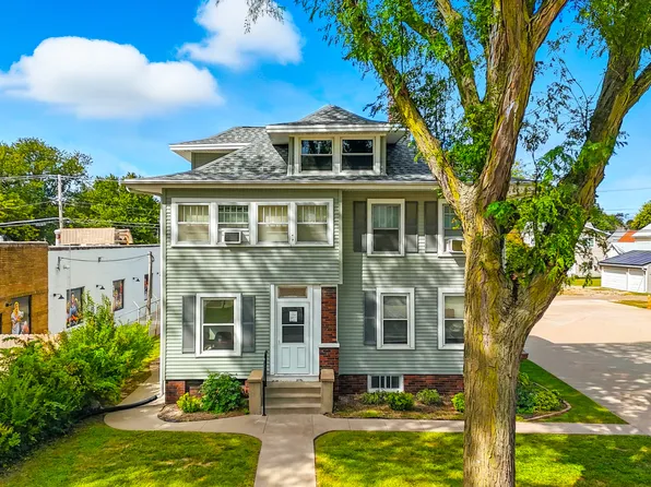 1208 Ellis Blvd NW #1, Cedar Rapids, IA 52405