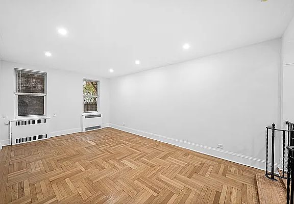 2nd image of 161 E 91st St APT 1G