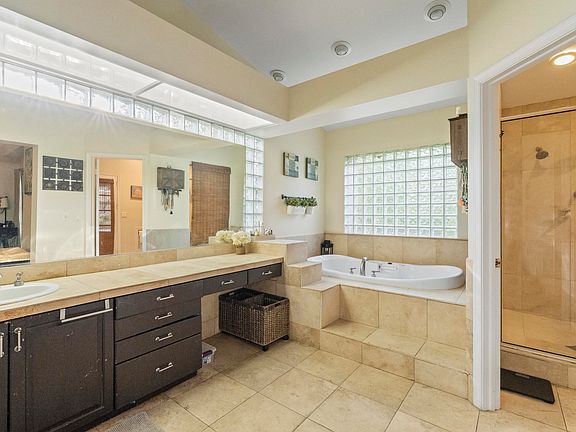 4th image of 2683 NW 49th Street