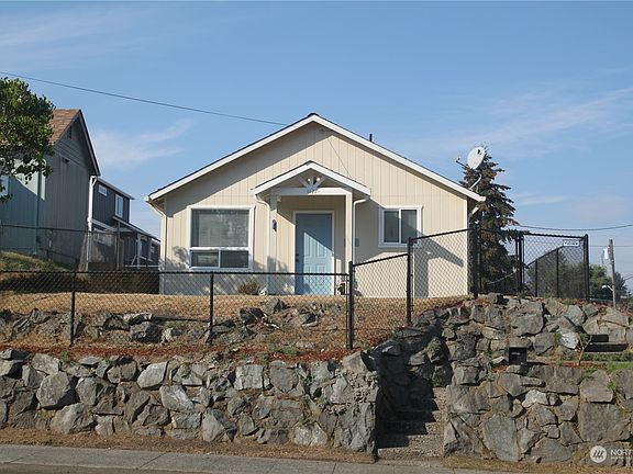 3rd image of 1127 McKenzie Ave