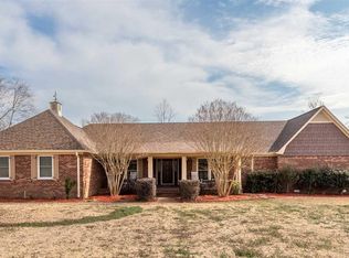 385 Bay Point Dr, Rainbow City, AL 35906