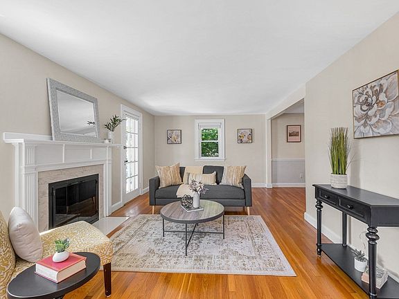 3rd image of 86 Orange St