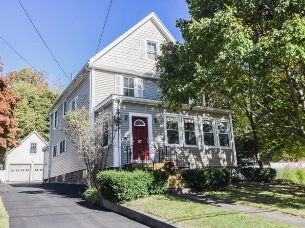 97 Dutcher St, Hopedale, MA 01747
