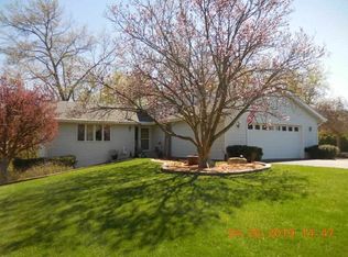 7607 Moss Canyon Rd, Cherry Valley, IL 61016