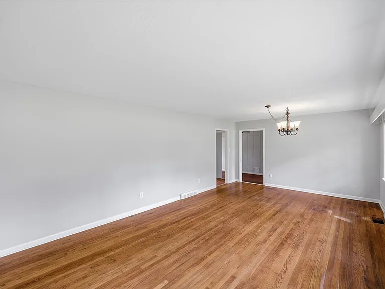 210 Mount Salus Rd — Photo 8