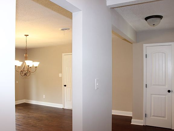 3rd image of 129 Sunnywood Dr