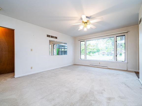 5th image of 2810 Willa Dr