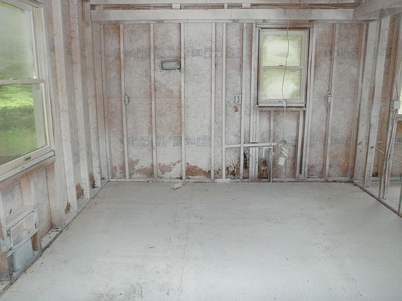 3rd image of 116 Plum Pin Oak Ln