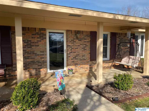 100 Alice Ln, Athens, AL 35611