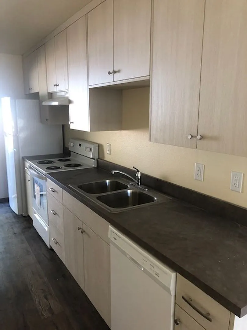 171c — Photo 2