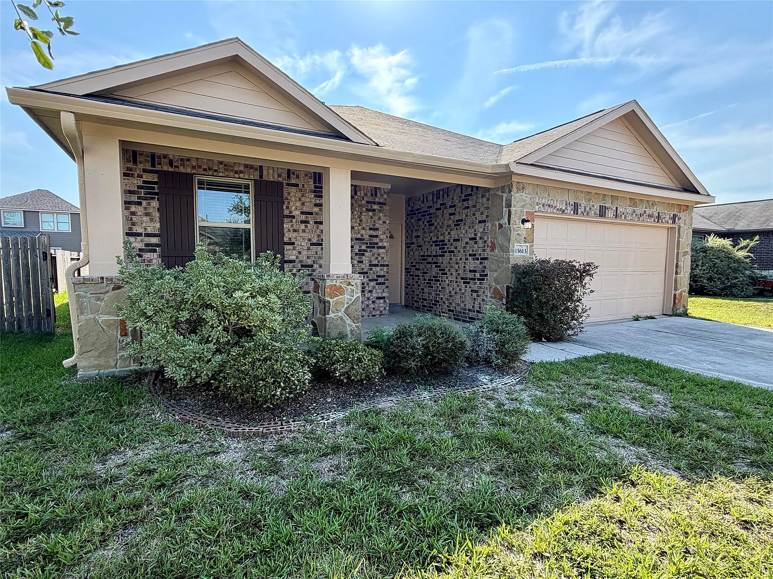3 bed, 2.0 bath, 1670 sqft, $1,800 — Photo 3