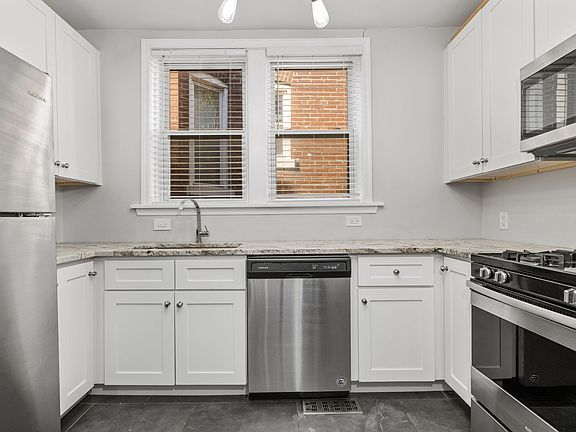 2nd image of 1127 Forest Ave Floor 2