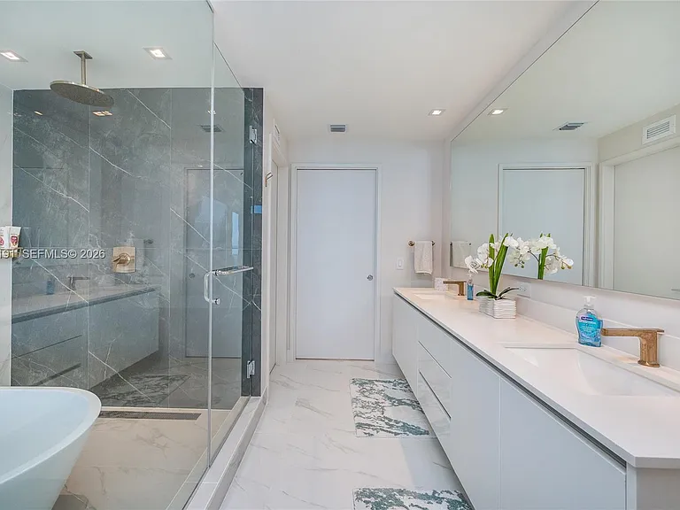 700 NE 24th St #4306-S — Photo 13