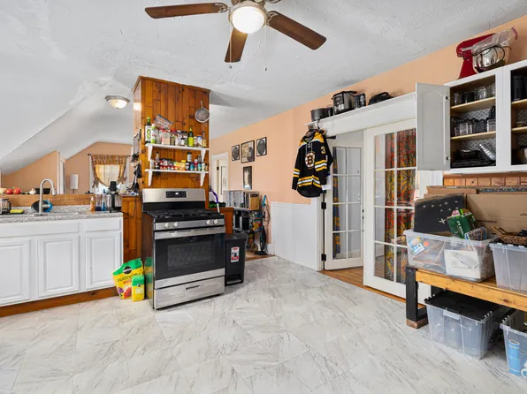54 Barton St #3R, Providence, RI 02909