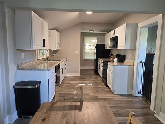 3rd image of 251 Park Ave