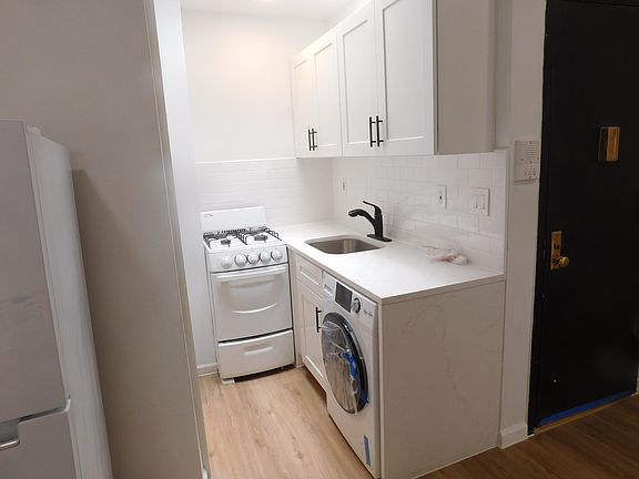 3rd image of 143 E 35th St #5F
