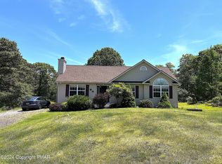 1646 Clover Rd, Mount Pocono, PA 18344