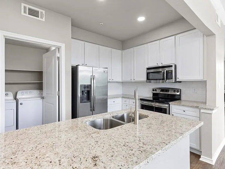 Waters Edge Apartments in Georgetown, TX