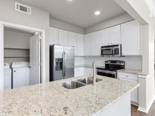 Waters Edge Apartment Homes