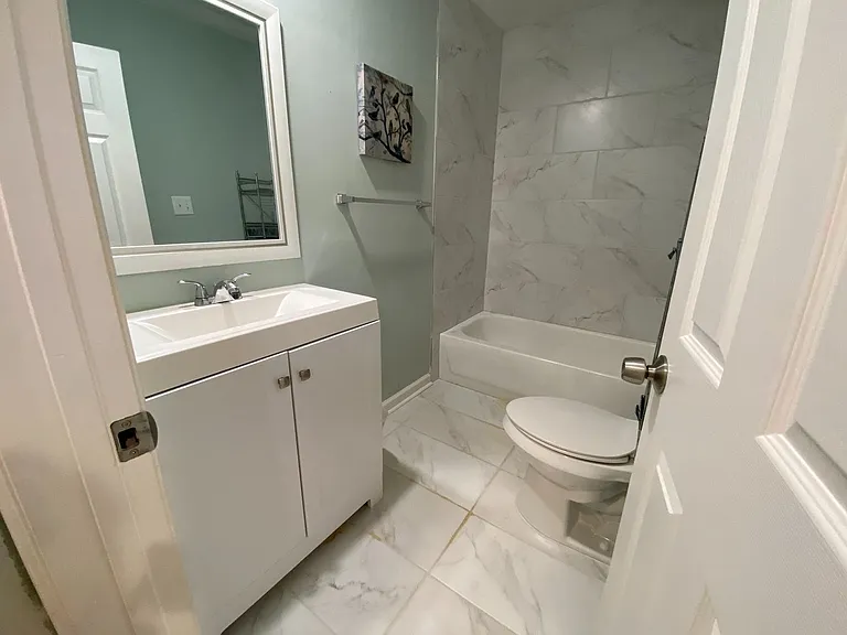 1104 Chester St — Photo 13
