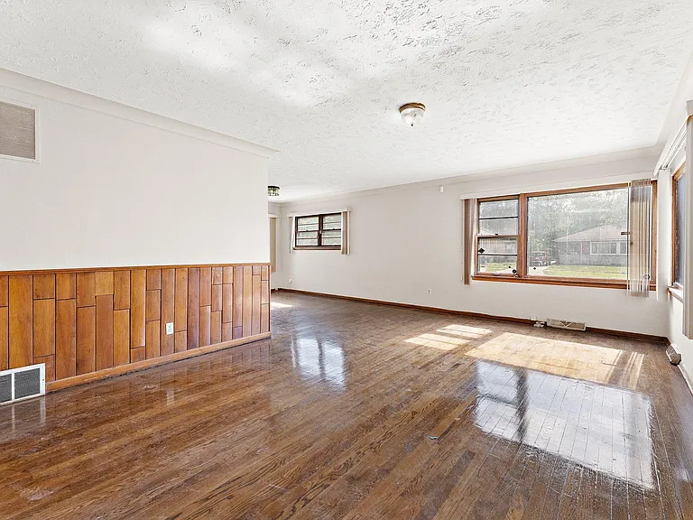 4650 Maryland St — Photo 20