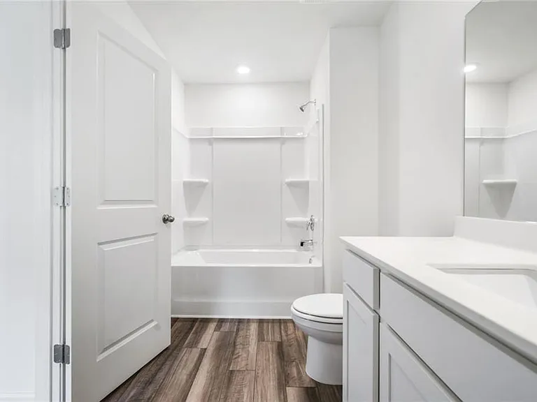 602 Jervis Way — Photo 40