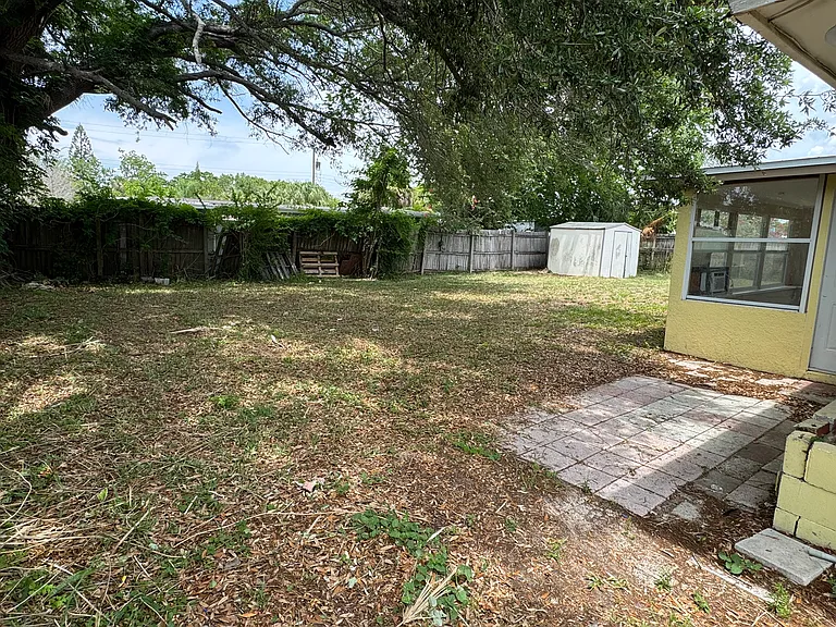 521 Frandor Pl — Photo 13