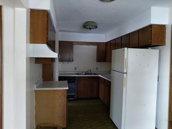 3rd image of 2304 S Tucker St