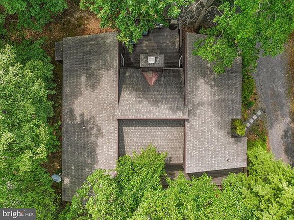 4th image of 203 Brenda Ln