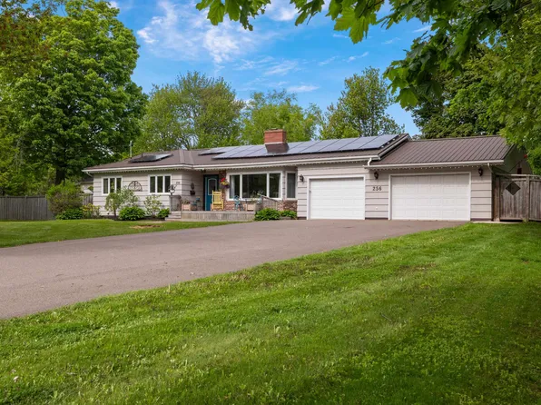 256 Mount Edward Rd, Charlottetown, PE C1A 5T7