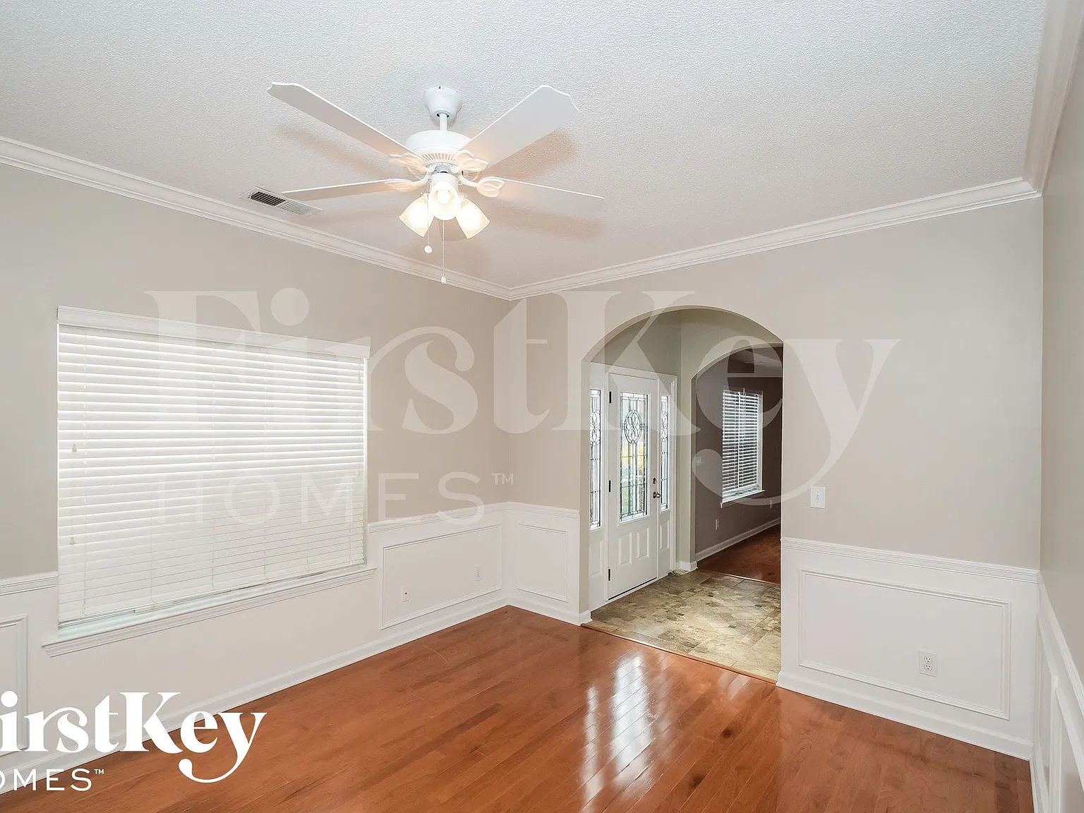 3 bed, 2.5 bath, 1880 sqft, $2,450 — Photo 3
