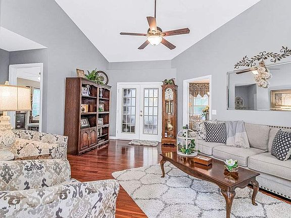 5th image of 304 Fern Pointe Ln