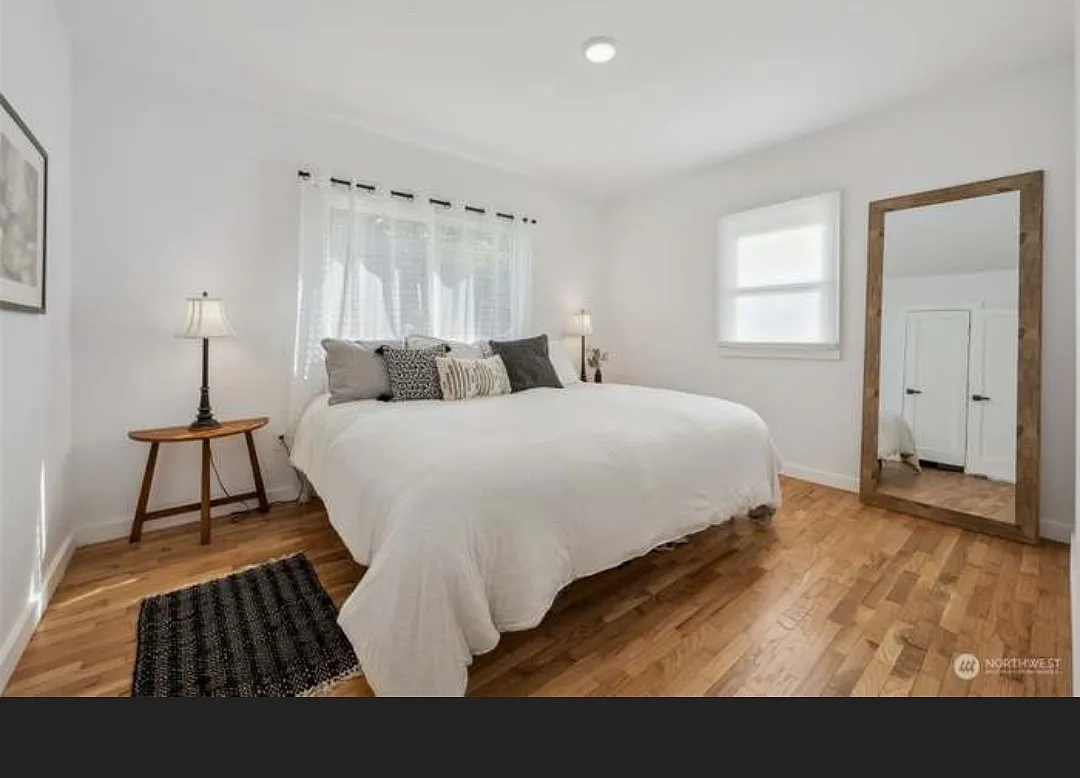6 bed, 3775 sqft, $895 — Photo 4