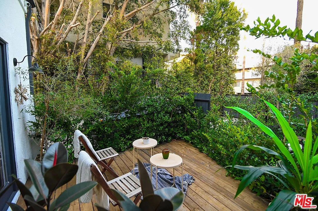 4 bed, 2.0 bath, 2000 sqft, $7,700 — Photo 4