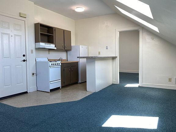 2nd image of 547-549 State St #6