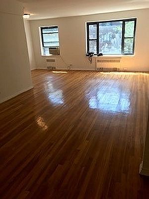 4th image of 3616 Henry Hudson Pkwy E APT 5DN