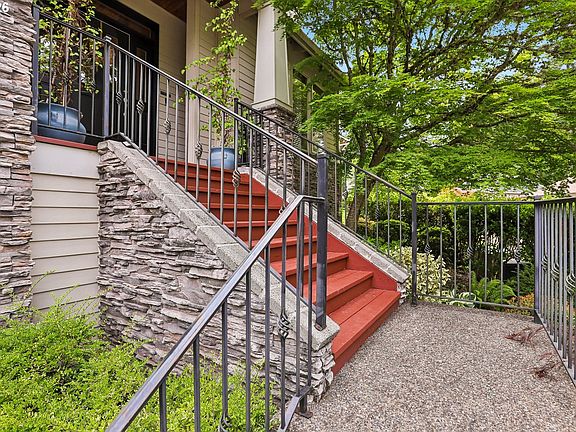 3rd image of 7612 SW Oviatt Dr