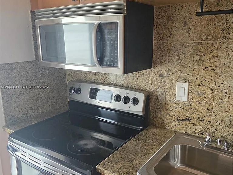 1500 SE 15th St #318 — Photo 1