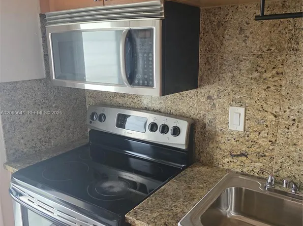 1500 SE 15th St APT 318, Fort Lauderdale, FL 33316
