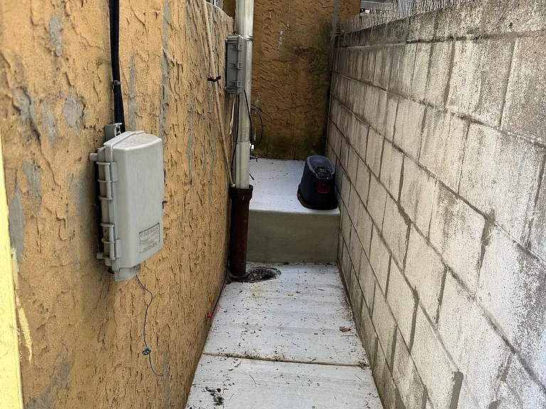 2427 S 6th St — Photo 24
