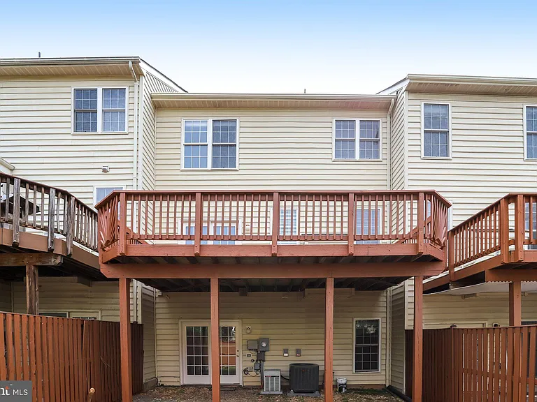 22616 Welborne Manor Sq — Photo 44