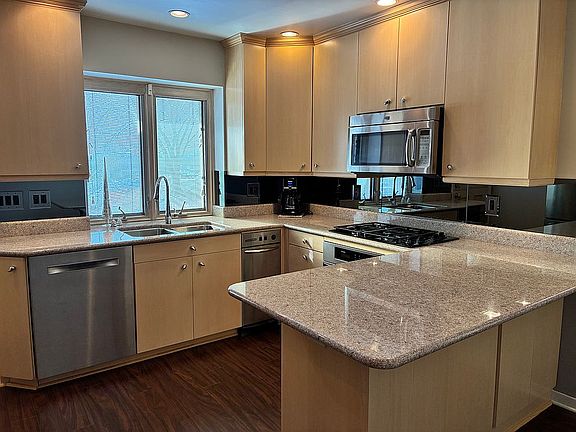 4th image of 4776 Frich Dr