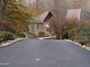 50 Hickory Trl, Norris, TN 37828