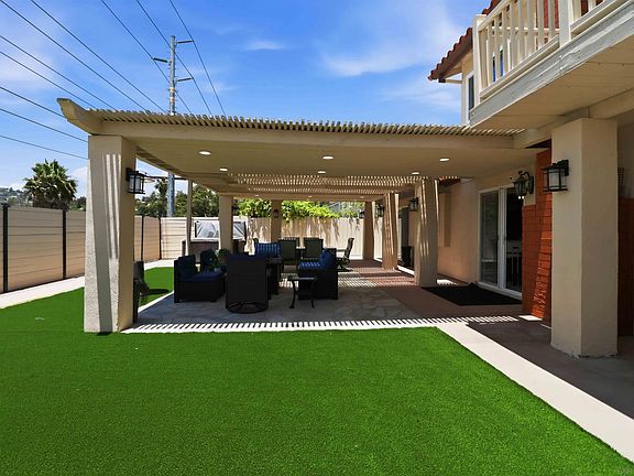 2nd image of 3722 Avenida Johanna